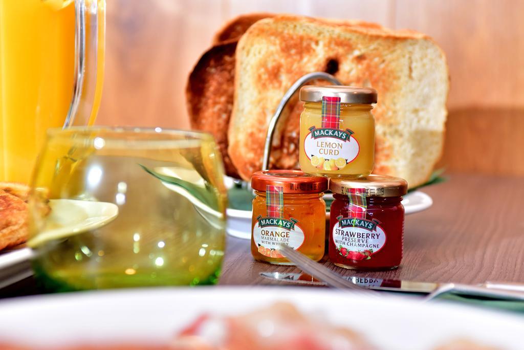 The Townhouse Aberfeldy - Rooms & Breakfast Экстерьер фото