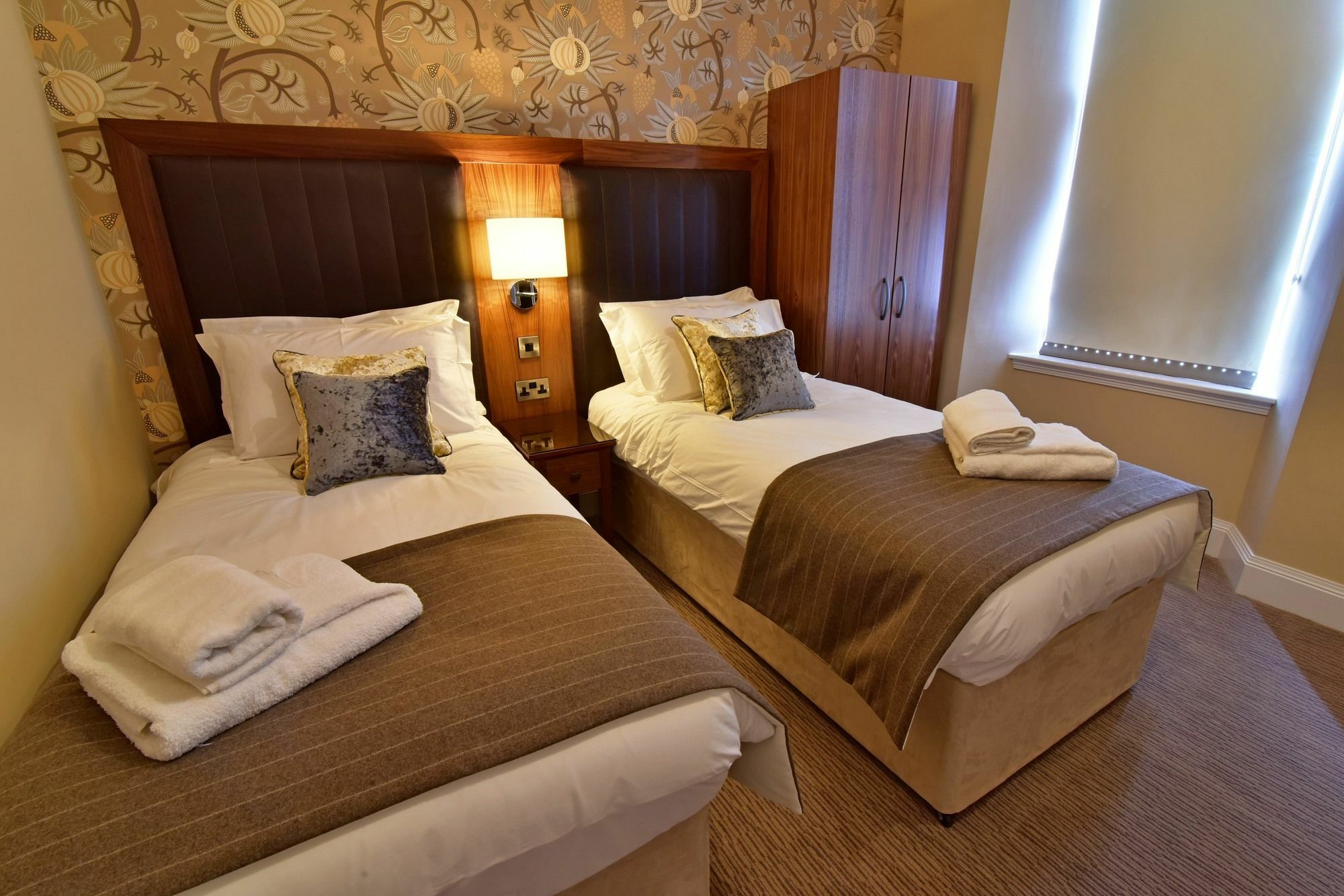 The Townhouse Aberfeldy - Rooms & Breakfast Экстерьер фото